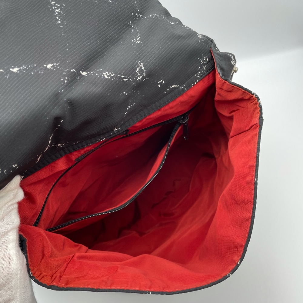 Chanel - Picture 7 of 13